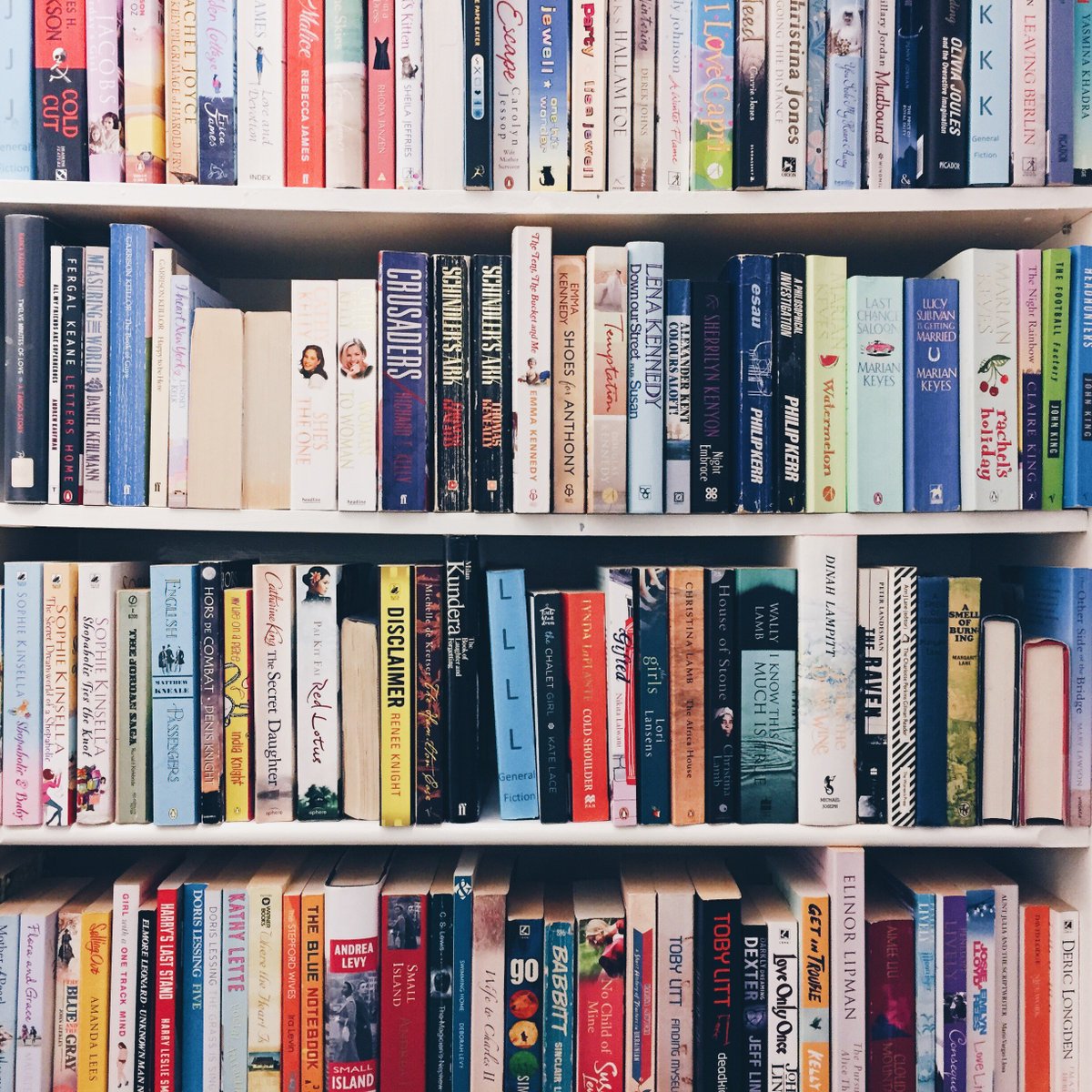 If #AutumnIsComing tells us anything, it's that we need to start preparing our Autumn reading! 🍂
 💨 po.st/vYtuZm #hibernation