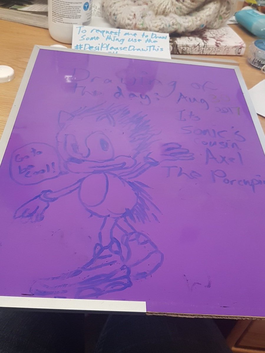 DisSquirrelGirl's tweet photo. @phantom_bunbun So..uh..it turned into sonic...its sonic's cooler cousin. Thank you. https://t.co/IzUKX5xAUK