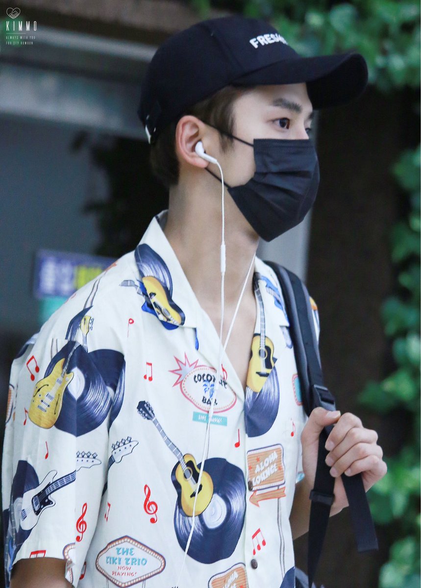 kimmo_rw's tweet photo. 170806 #SF9 #에스에프나인 #로운 #ROWOON 감포입국HQ
@SF9official https://t.co/Gr0FotHcUM