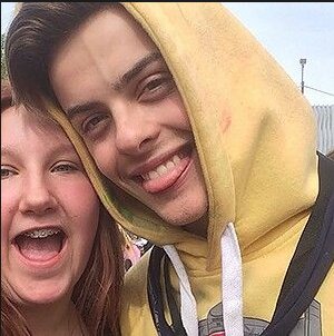 crossez_paths's tweet photo. @ZeymirLovee Do u like the way I flick my tongue, or nah? #SKAM #Hot #DontTellOthers https://t.co/cvfAJkEkgg