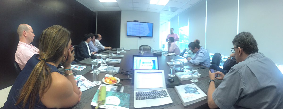 JuanDMendezL's tweet photo. Ayer, en Junta Directiva @ANDI_Colombia Seccional Santanderes, presentación de nuestros @andidelfuturo @GrupoAZLO @BiofileComCo #ANDImásPaís https://t.co/4NZFDAqbjV