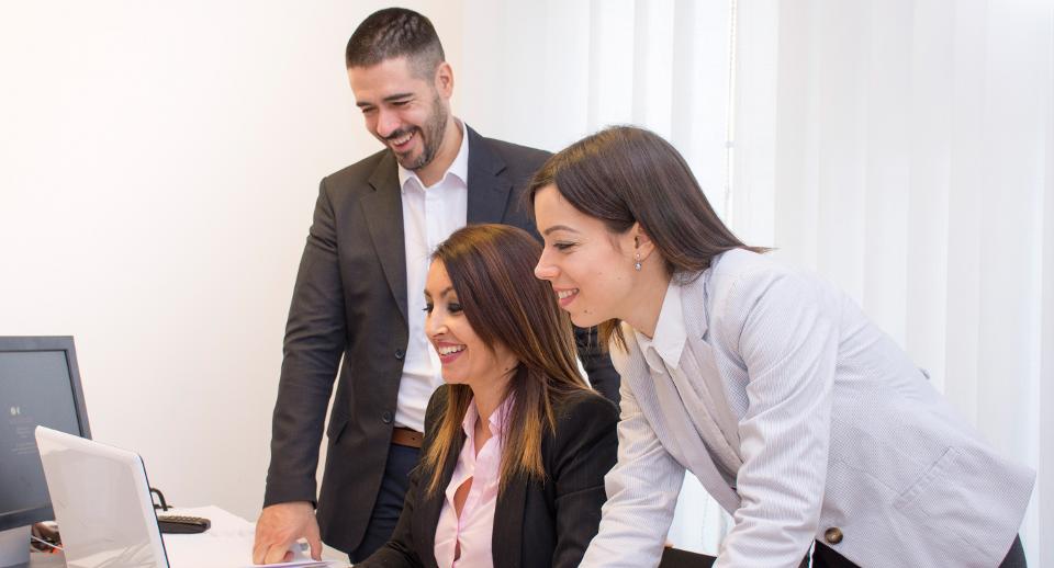 Forbes's tweet image. 3 ways millennials can leverage their strengths to advance their careers: on.forbes.com/60148IJbM