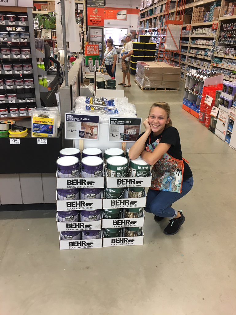 BehrRepZach's tweet photo. Come get your #5thWall paint at #3883 #CeilingPaint #TrimPaint https://t.co/Xiilkdjq89