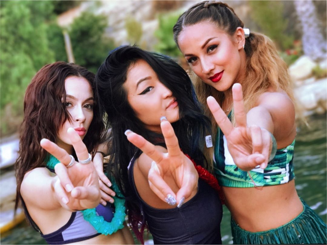 The_Lyddz's tweet photo. We only bring ✌️&amp;❤️ .
.
.
.
.
.
.
#lydiapaek #thelyddz #sheelaawe #sabrinafernandez #peace #love #hula #summer #islandvibes #myfriendsareama https://t.co/QR48reDVHJ