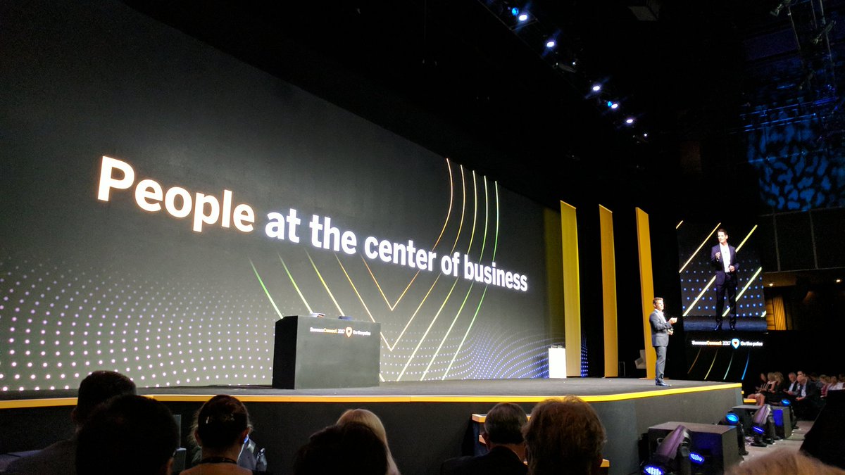 holgermu's tweet photo. Put people at the center of business - @GregTomb1 #SConnect17 https://t.co/dvpYXUckOf