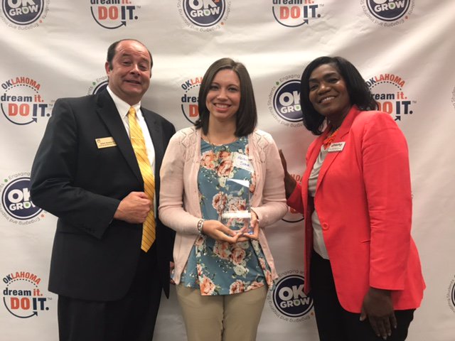 PortMuskogee's tweet photo. Proud of our Muskogee Young Mfgrs awarded with the 2017 Emerging Mfg Leaders awards from @DreamItDoItOK today. #madeinmuskogee #dreamitdoit https://t.co/gTLDxttmPb