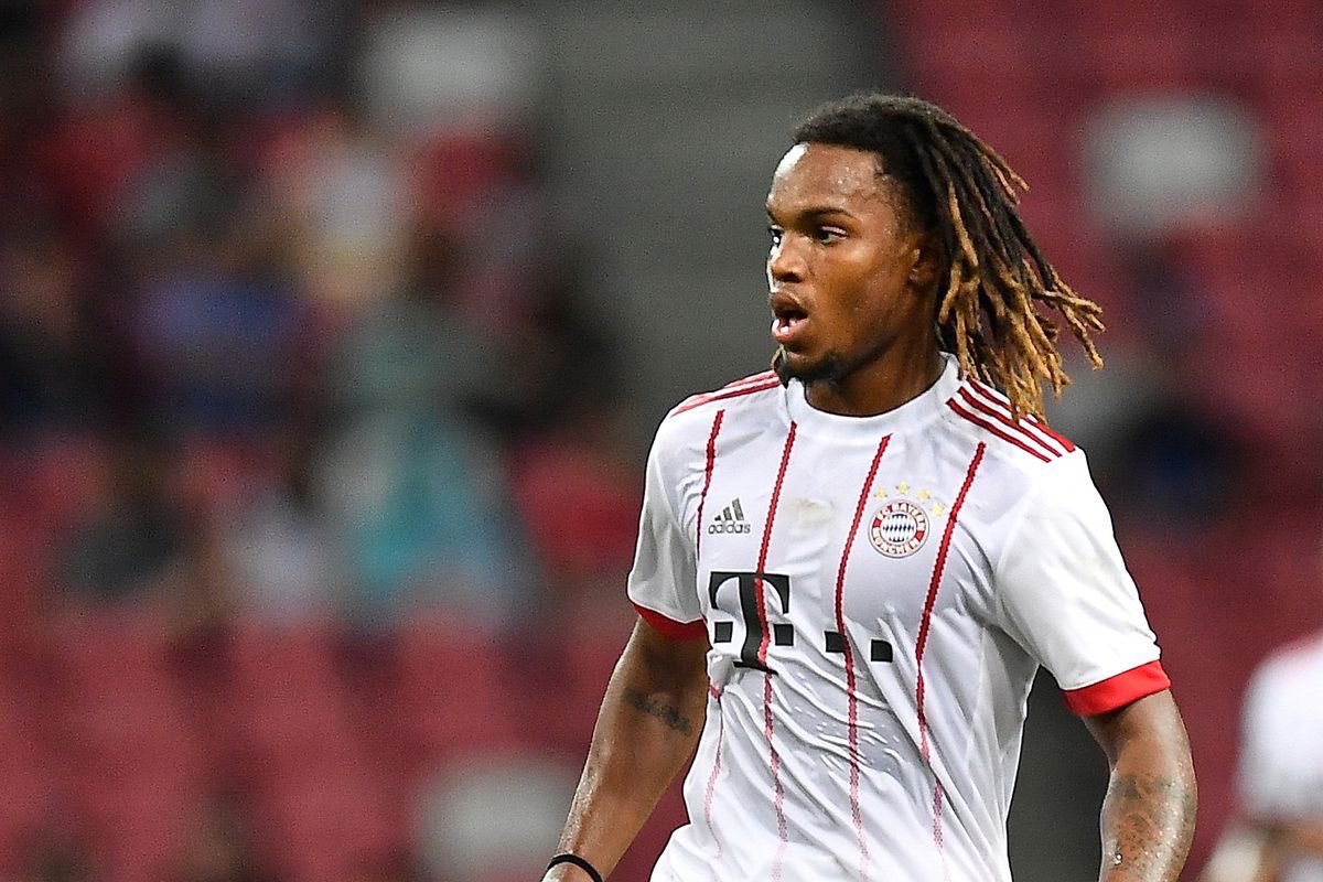 DeadlineDayLive's tweet photo. @DiMarzio Swansea's season-long loan for Renato Sanches will cost €5m and includes a €30m option-to-buy when it expires next year. (Source: Sky) https://t.co/e8YhL1zqp4