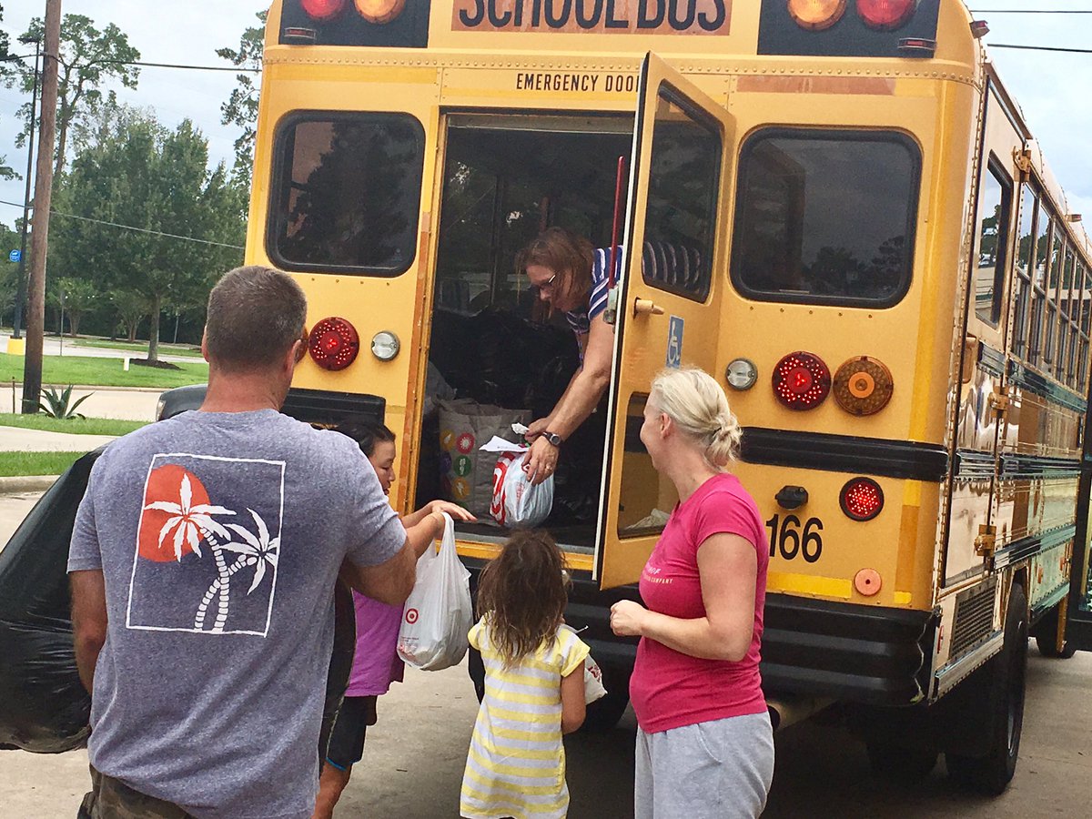 HumbleISD's tweet photo. Humble ISD, @TinRoofBBQ &amp; @BandedBrigade have come together today to take donations to shelters in the Kingwood area. #Proud2BeHumbleISD https://t.co/GQqXfPjRgb
