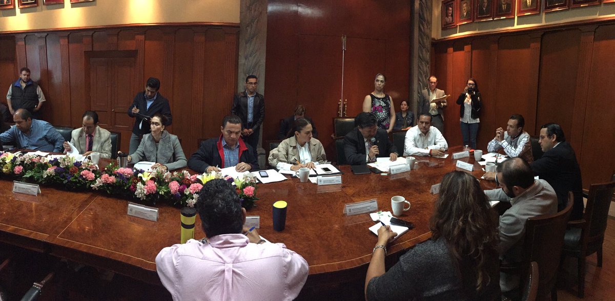 zoilagtez's tweet photo. En Comité Técnico de #CUSMAX presentamos propuestas de obras de infraestructura para servicios básicos en zonas que más lo necesitan. https://t.co/GrKkB7HdX4