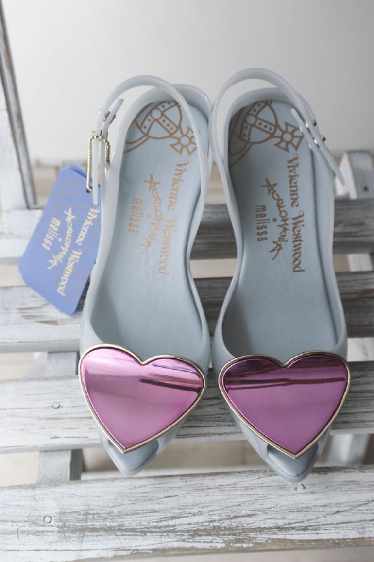 GoTrendiermx's tweet photo. #TrendierAlert Las zapatillas de cenicienta que vas a querer tener 👠💎 Ve por las tuyas -> https://t.co/pWdiFpu4Lf 💖 https://t.co/PENQH93XGc