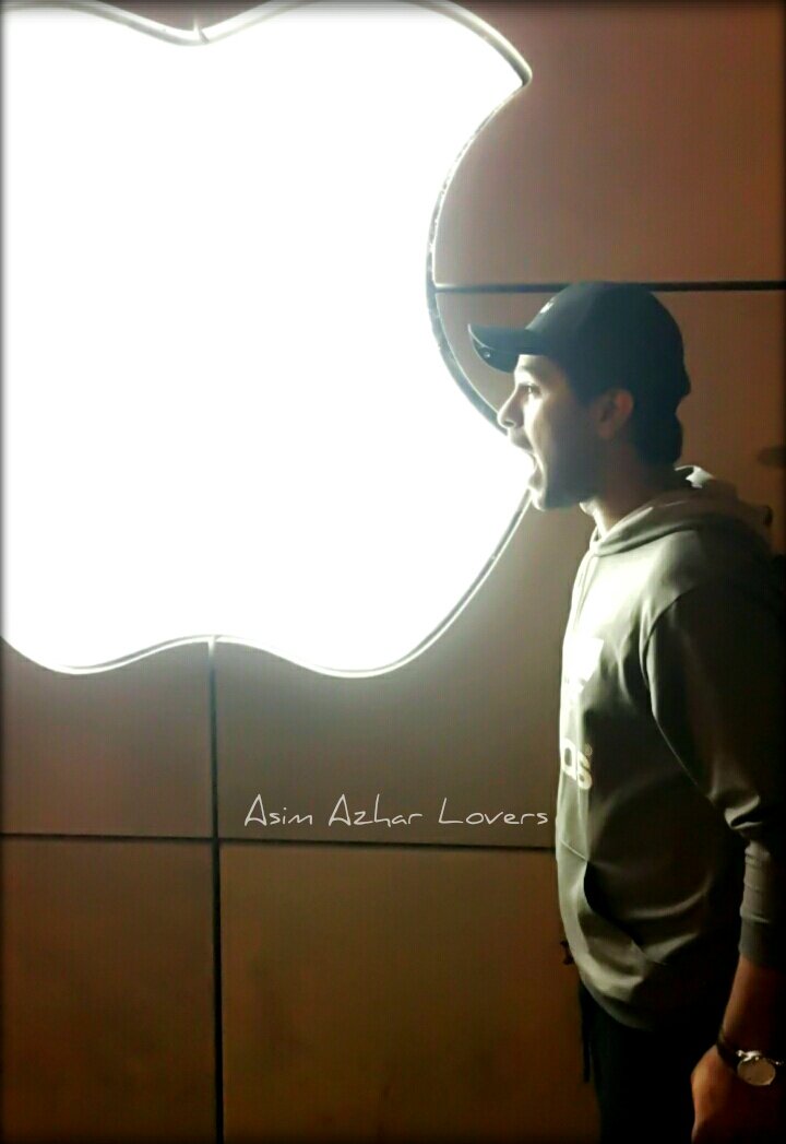 AsimLovers's tweet photo. Asim's Snap Stories 😍
#AsimSnaps💛
@AsimAzharr 😄🙈 https://t.co/f1rcrMA2ac