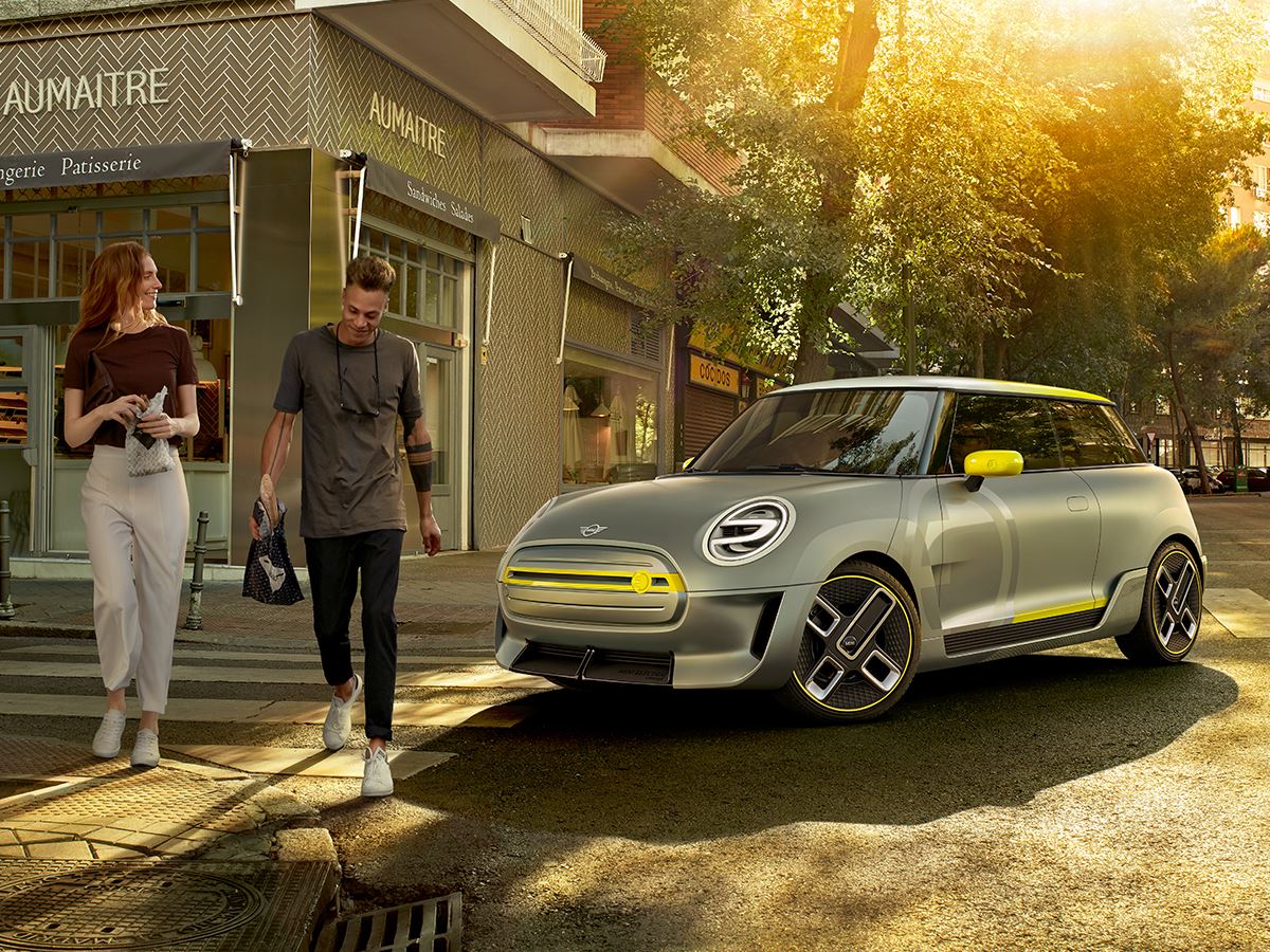 KnightsMINI's tweet photo. Electric, expressive and undeniably MINI. Introducing the new #MINIelectric #ConceptCar https://t.co/UrkCXSMJIZ https://t.co/HIfCXhjkdb