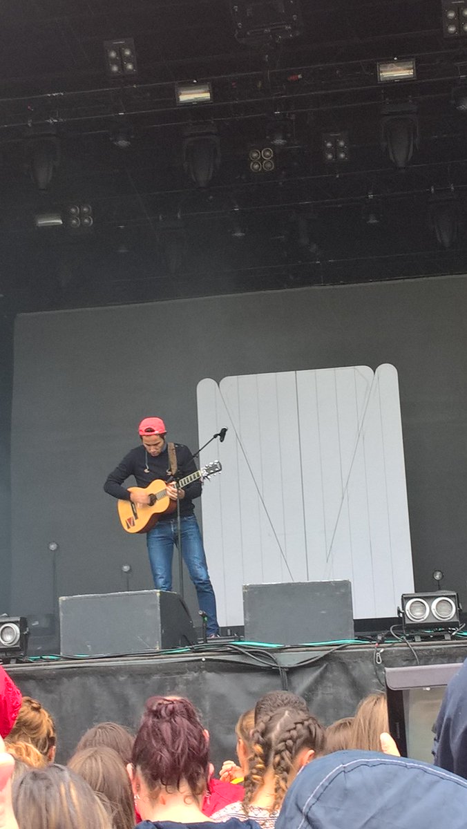 veronik_gbi's tweet photo. Les balances ! @VianneyMusique #Trélazé #Festival https://t.co/rRdfU8yXYf