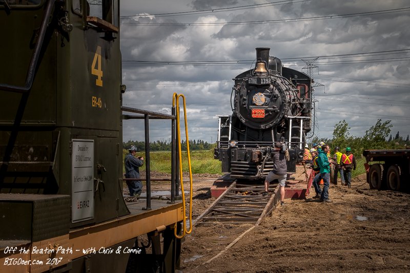 ChrisBIGDoer's tweet photo. Canadian National Railways #1392: a steam locomotive on the move! https://t.co/9ocdrNinUO @ChrisBIGDoer @abprairie #SteamLocomotive #Railway https://t.co/jsHquOfZic