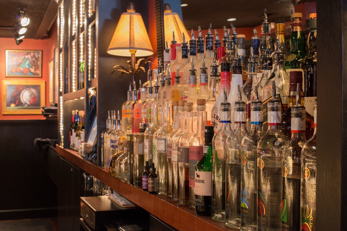 Jinjalicious's tweet photo. As the seasons start to change, so did our drink menu! #locallibations #manymojitos #preprohibitioncocktails #newwines #tikidrinks #muchmore https://t.co/4l3HpwpdYs