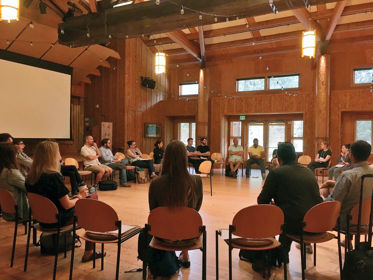 Poli Informatics tweet media