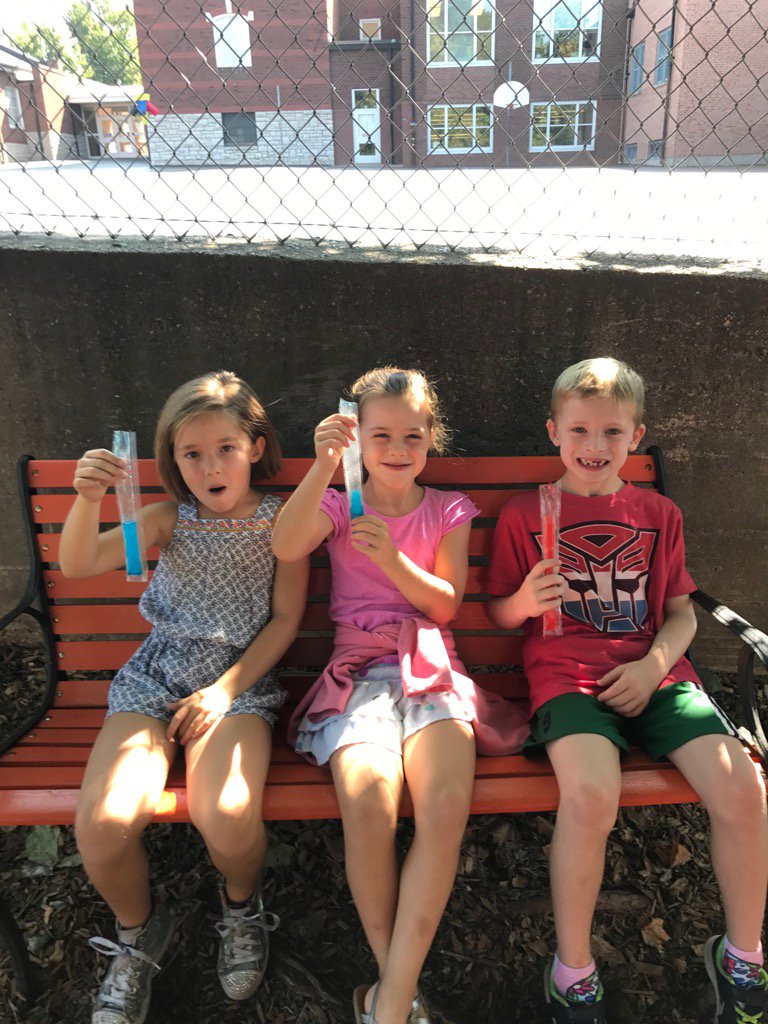 KEckerReading's tweet photo. Celebrating summer reading accomplishments! @MBrunoReading #nosummerslide #readingisfun https://t.co/3f6RBzK86N