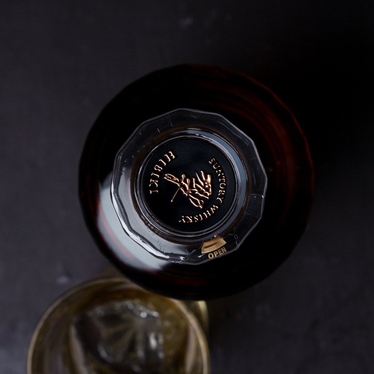 AzabuMiami's tweet photo. It's an 'on the rocks' kind of night.
 @SuntoryWhisky  Hibiki 21 years old. #AzabuMiami #StantonSoBe #SouthofFifth https://t.co/2xvsOHdxZQ