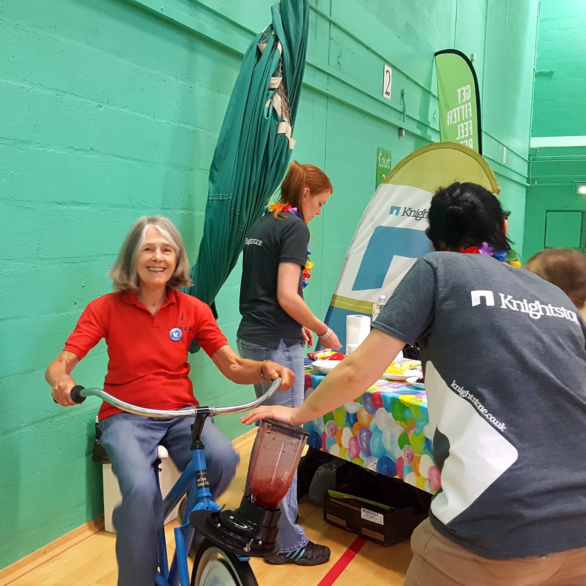 RemLearning's tweet photo. Today as well as #sconewars ( #jamfirst ) we've also been part of a fabulous Wacky Wednesday #beachparty #communityevent https://t.co/YNOwD8VY1L
