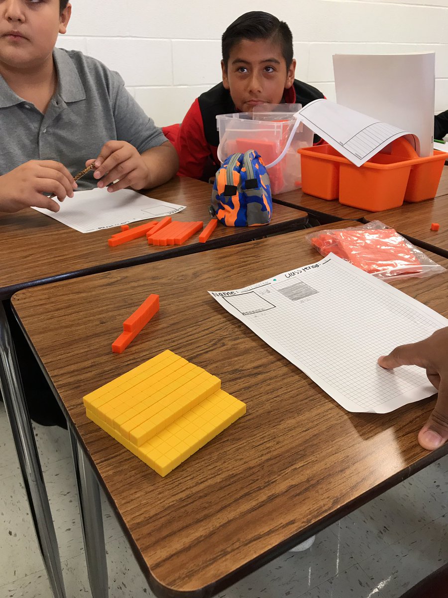 MrHarrisRusk6's tweet photo. Students at #TJRusk creating equivalent fractions using place value blocks and grids! @ACEDallasISD https://t.co/UWWfDXO6RO