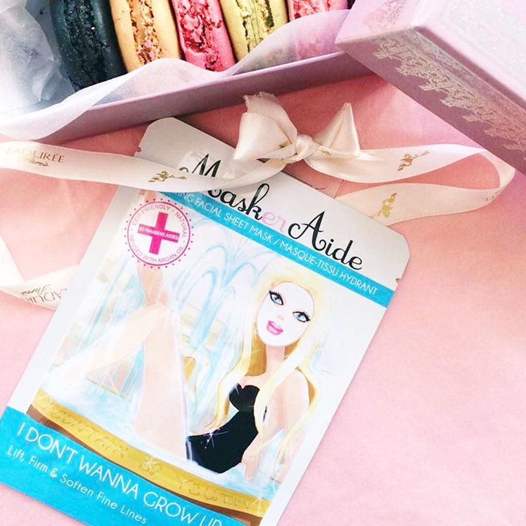MaskerAideUK's tweet photo. What better way to get through a rainy Wednesday than with a sheet mask and sweets. The perfect mid-week treat! https://t.co/2lZgA4gdby https://t.co/V8wAY5SgTT