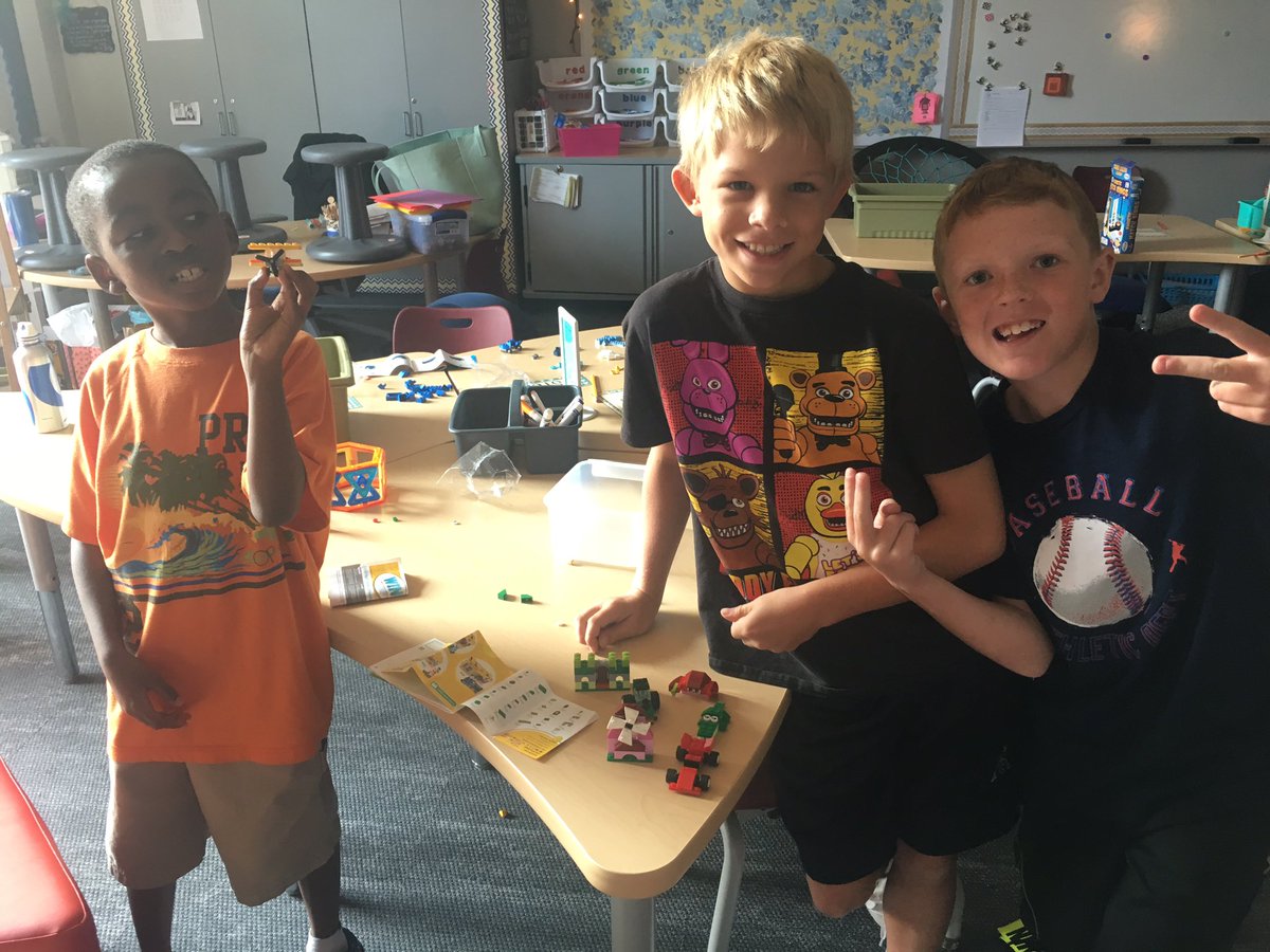MissEteach3's tweet photo. Building and creating with STEAM materials in class! #Jardine501 #WeAreTPS https://t.co/PttMyREihC