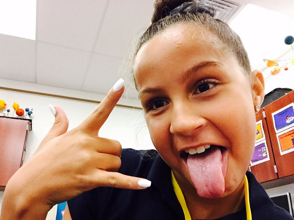 Ashli Scott tweet media