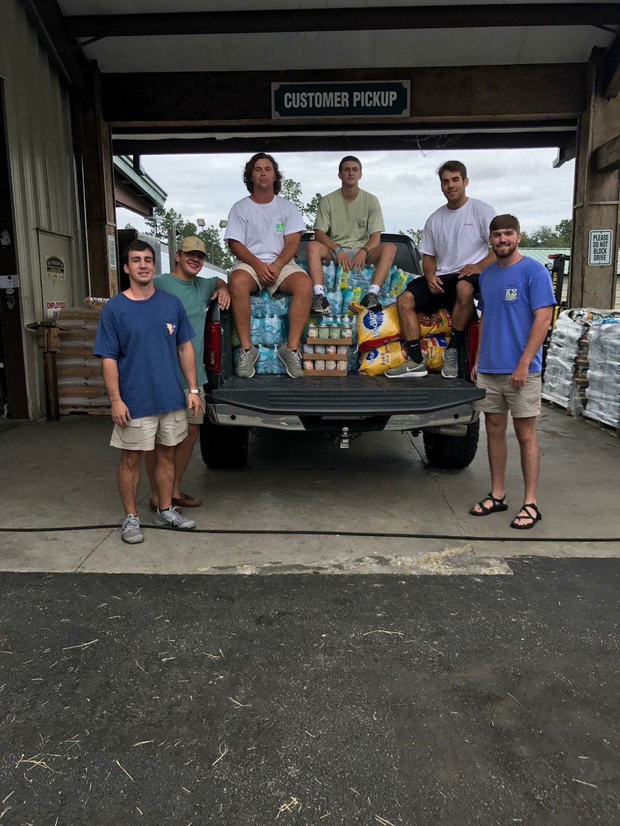 thebriandart's tweet photo. Kappa Zeta helping Houston with some water and dog food.  @KappaSigmaKZ @KappaSigmaHQ https://t.co/MheAMavT3C