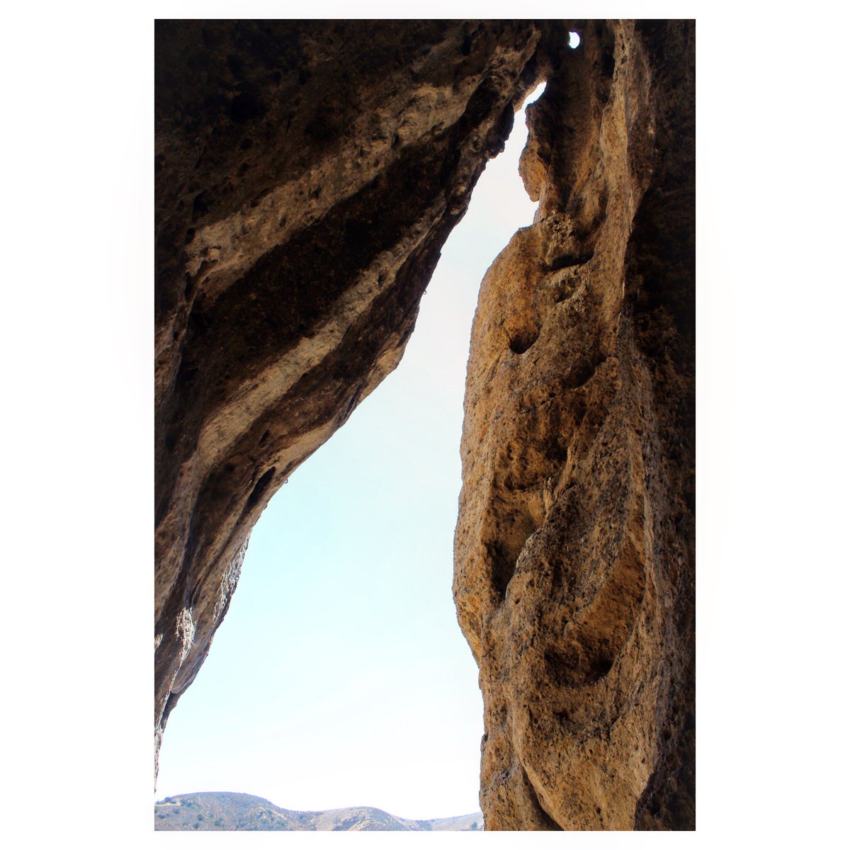 fondralaelum's tweet photo. Went on a fun hot hike to the #caveofmunits in El Scorpion Canyon. #hiking #greatoutdoors https://t.co/KhHxkgkFKF