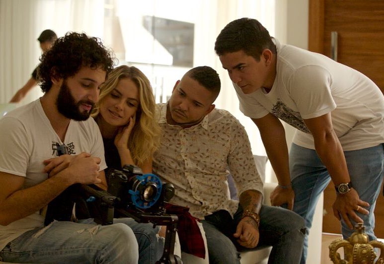 SiteLBcom's tweet image. Bastidores do clipe "Você Não tem Noção", da banda Imaginasamba com Lua, que já acumula mais de 16M de views. 📹