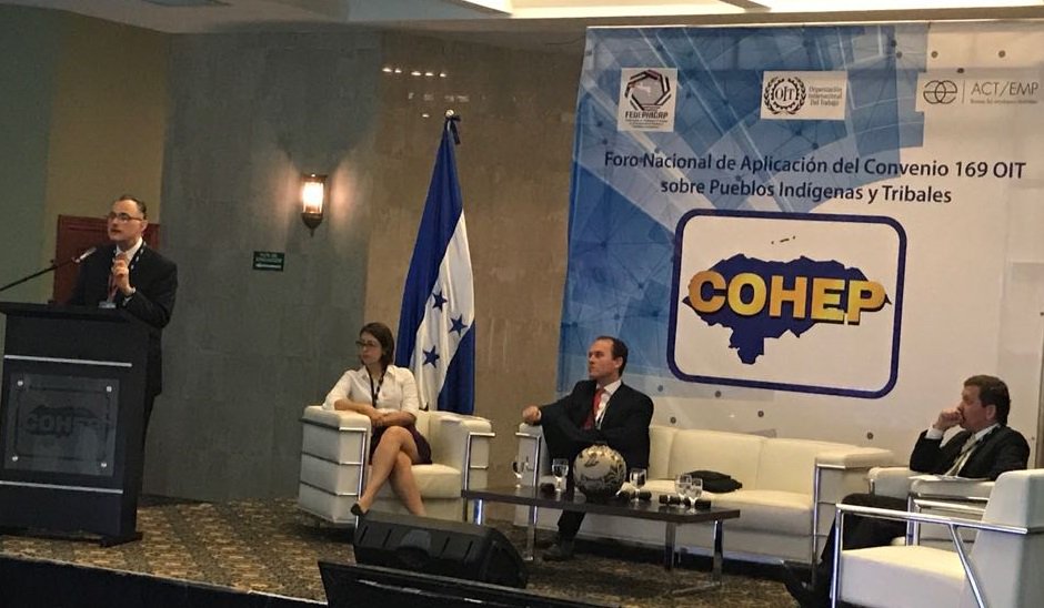 OIT_AmerCentral's tweet photo. Randall Arias OIT modera panel experiencias internacionales #AmericaLatina, sobre la implementación de la consulta previa #convenio169 https://t.co/OkUopQf9ky