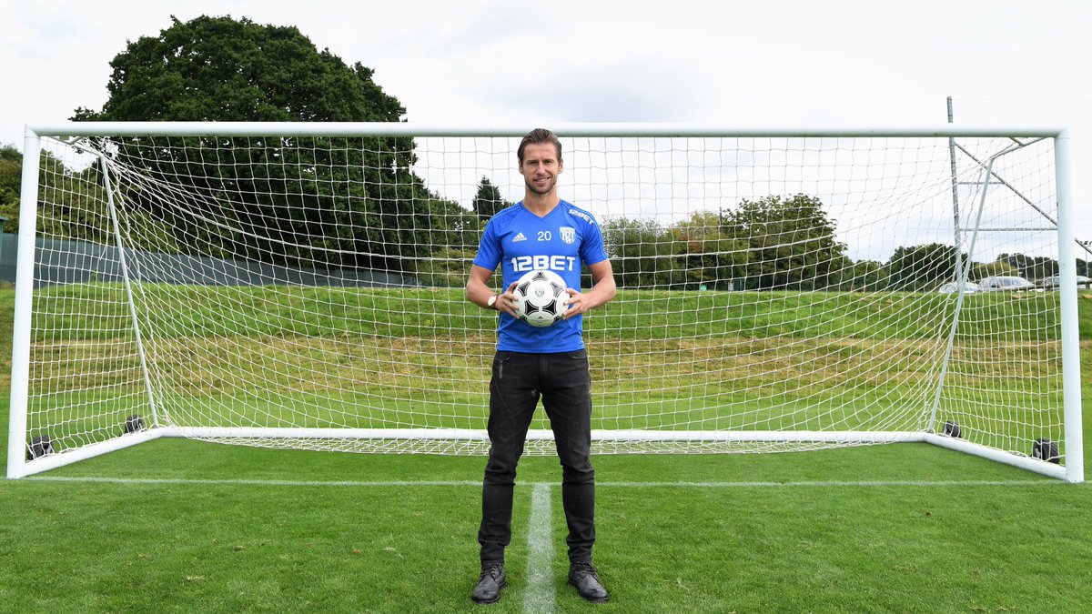 WBA's tweet photo. 📷 Welcome to the Albion, @GrzegKrychowiak 👍🏼

#WBA https://t.co/PJX6fC6OPE