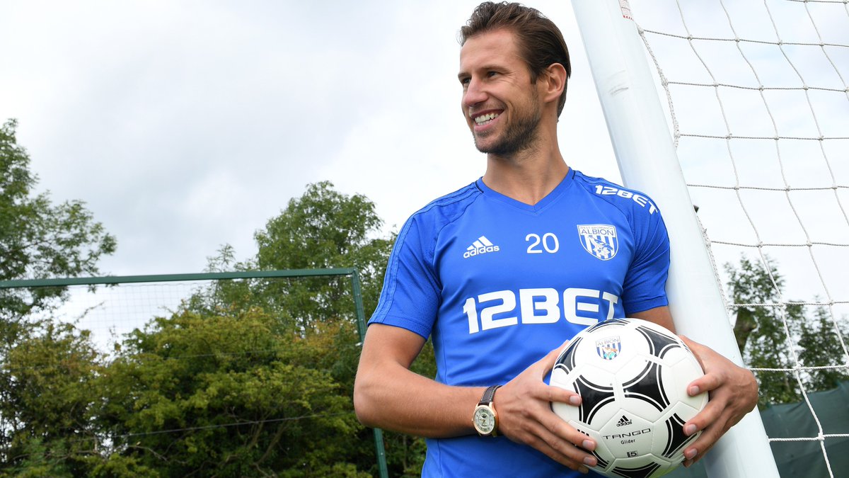 WBA's tweet photo. 📷 Welcome to the Albion, @GrzegKrychowiak 👍🏼

#WBA https://t.co/PJX6fC6OPE