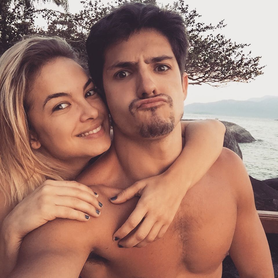 SiteLBcom's tweet image. Lua e Igor Cosso em Angra dos Reis, no último fim de semana. A dupla apresentou "Primeiro Sinal" na cidade! 🌅