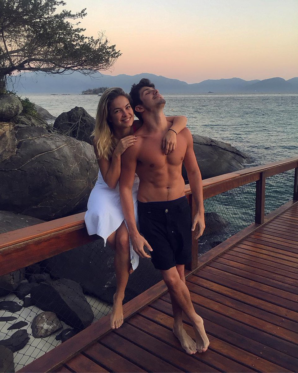 SiteLBcom's tweet image. Lua e Igor Cosso em Angra dos Reis, no último fim de semana. A dupla apresentou "Primeiro Sinal" na cidade! 🌅