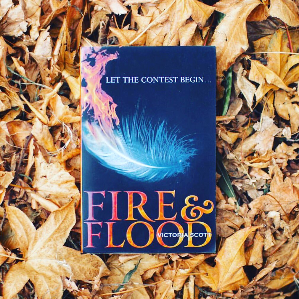 heytoriford's tweet photo. Really want that third book? Prove it! Like and RT!! 💛 https://t.co/H10Ga5YM0B
