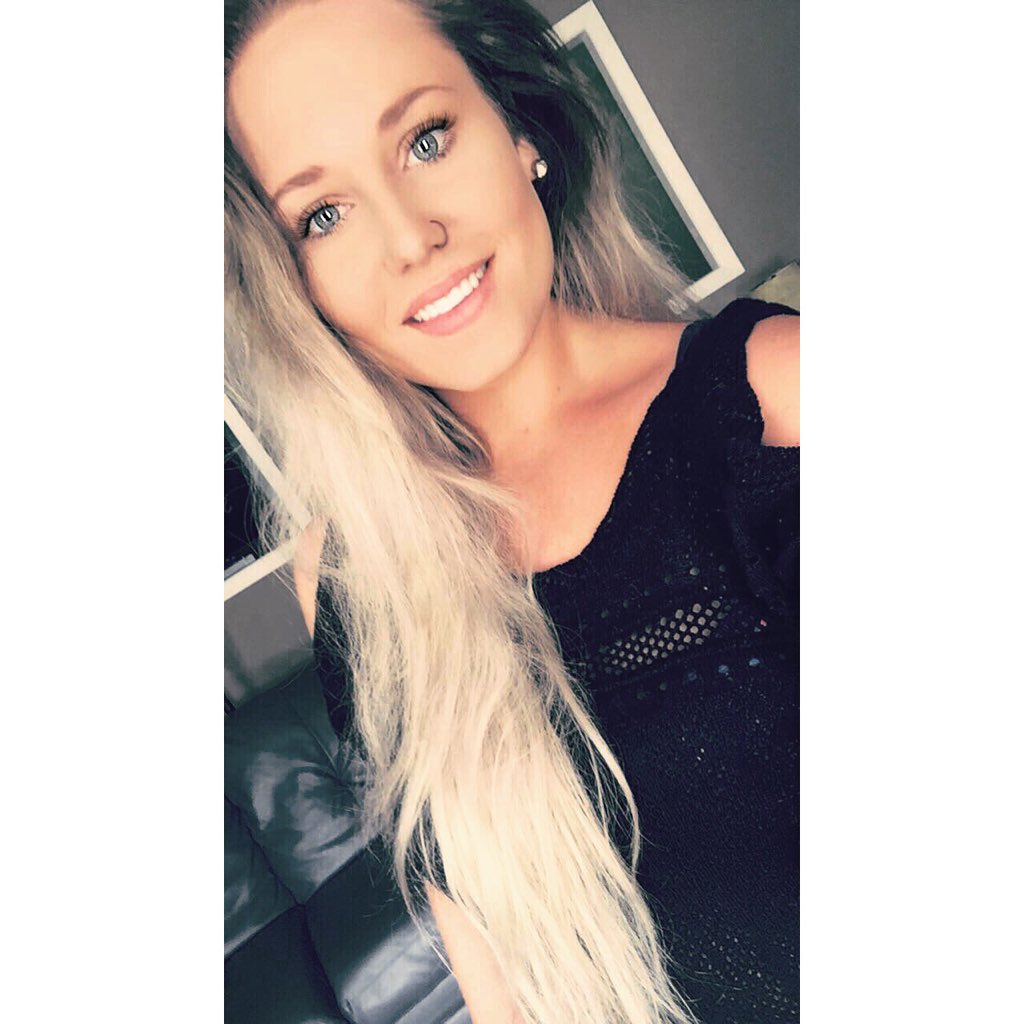 ambreclark's tweet photo. #NewProfilePic https://t.co/76lajBs6UL