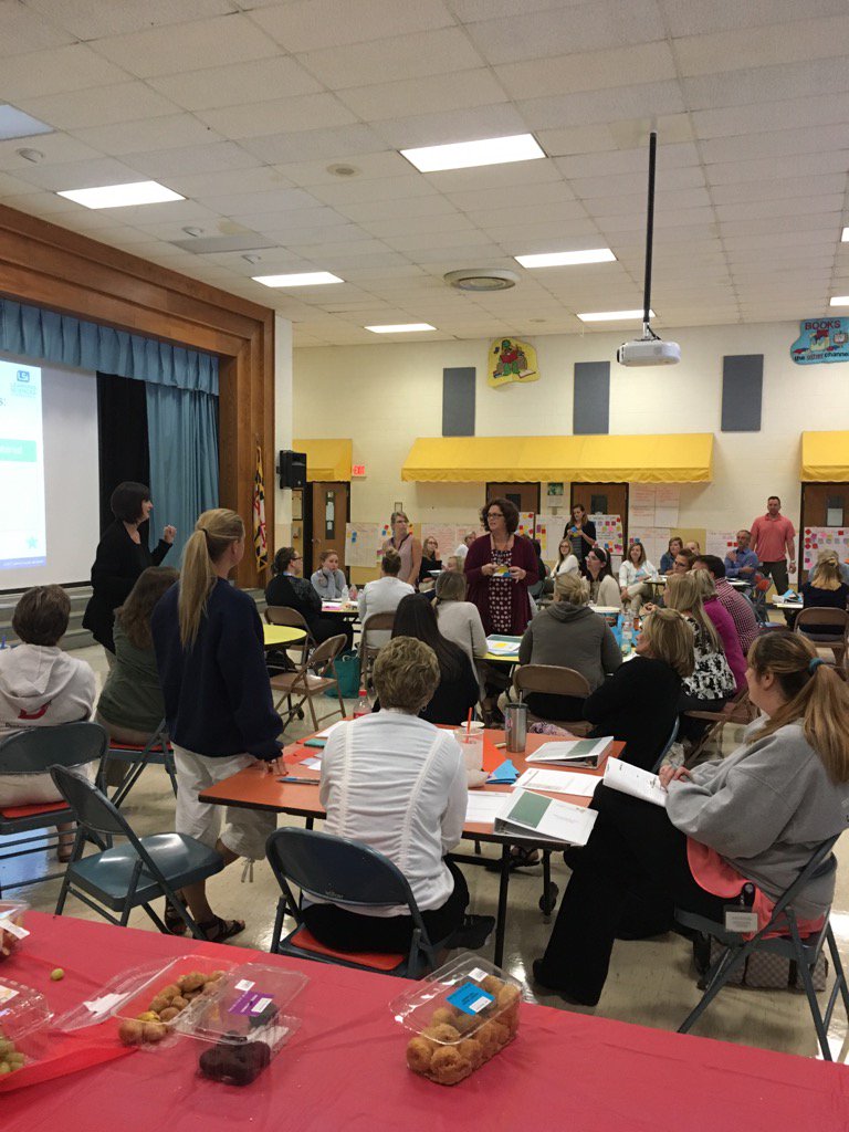rogerbanko's tweet photo. DES standards-based classroom discussion on shifts from teacher centered to student centered. https://t.co/0BnJyuRmdY