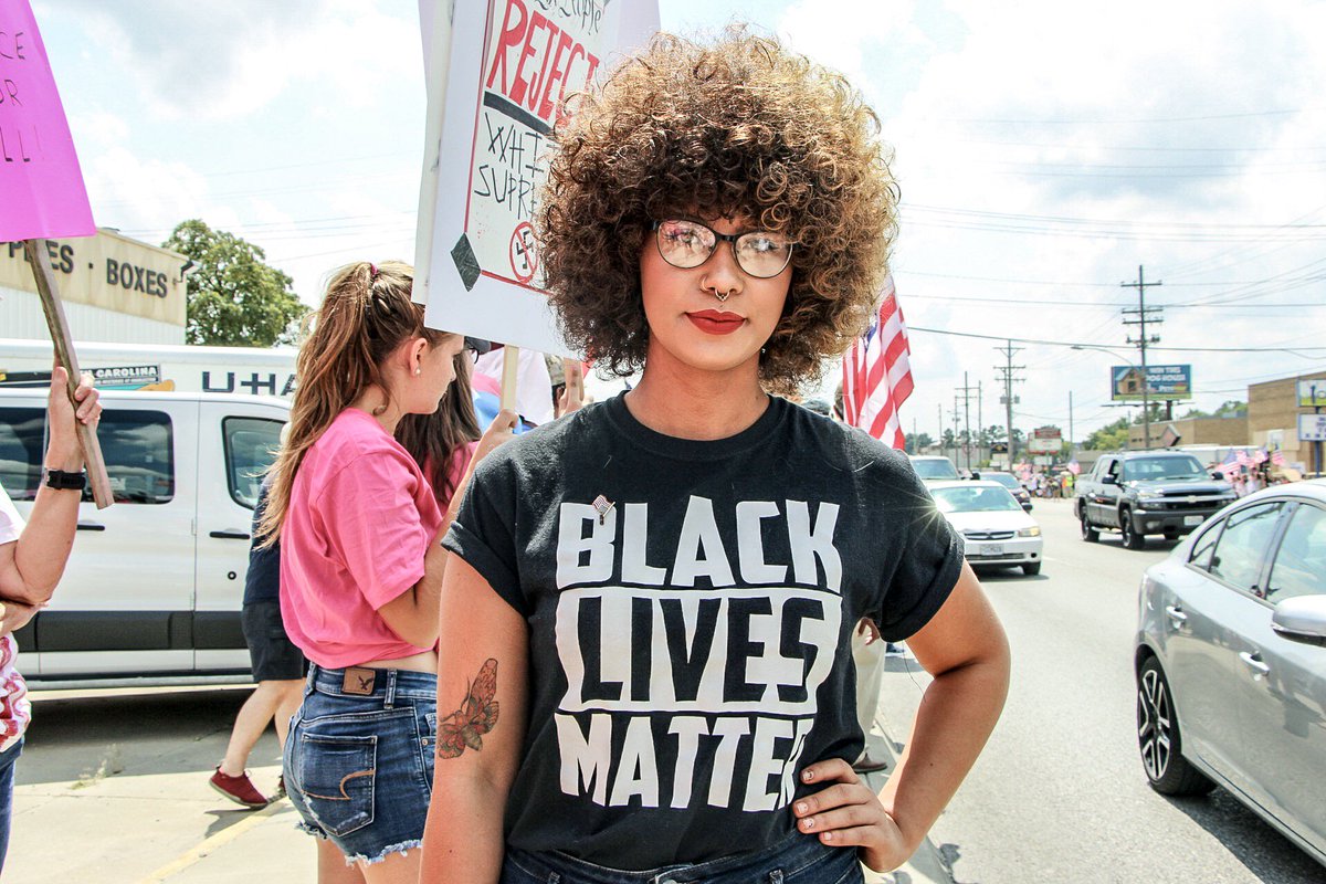 WorkingFamilies's tweet image. Trump's response to Texas floods? A tax cut for rich speech in another state. People of Springfield Missouri rising up now 📸 @tkocreative