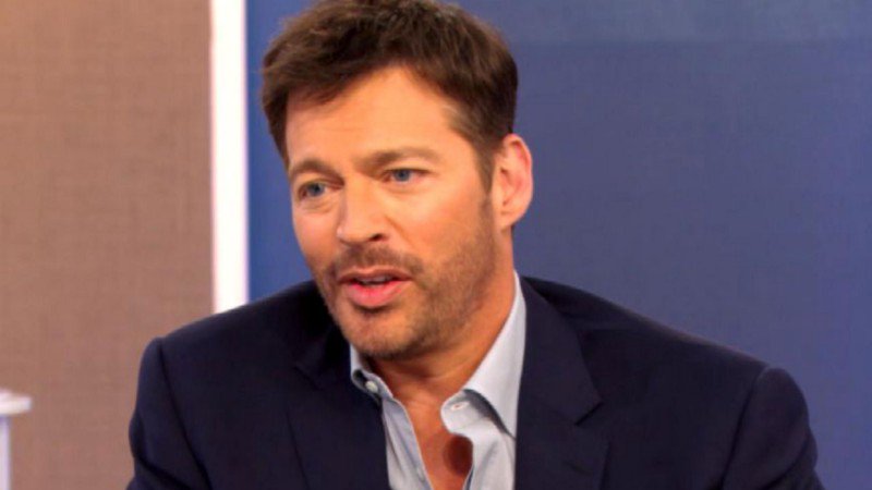 Harry Connick Jr. dishes on returning to #WillAndGrace after 11 years. bit.ly/2x5gSNZ