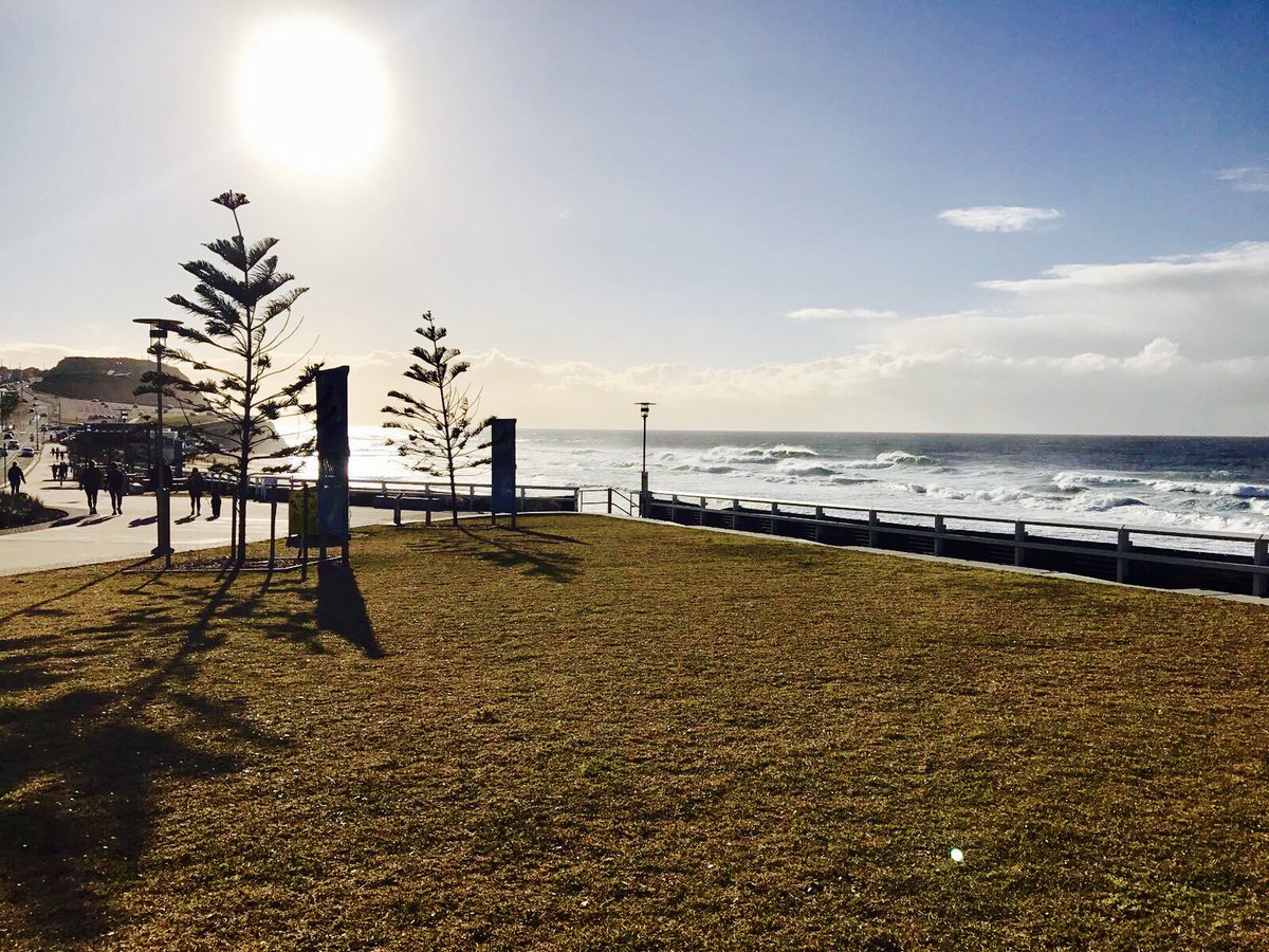 Nuatali_Nelmes's tweet photo. Perfect spot to catch up with #RichardKing on #2HD - can you believe it's the last day of #winter already?! #Newcastle #BathersWay https://t.co/lx0yjTwNy8