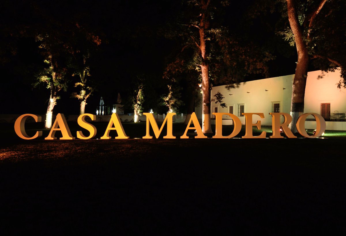 Celebramos este fin de semana 420 años con el invitado más importante: ¡Nuestro vino! 
#CasaMadero #CasaMadero420 #vinomexicano