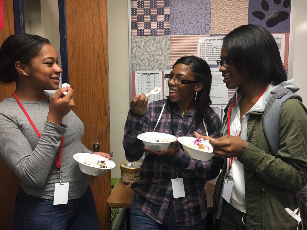 dhs_yag's tweet photo. We just had our very first Ice Cream Social today!  🍦 Thank you to everyone who came out, it was a lot of fun! ❤️ https://t.co/DSnCFA4B0J