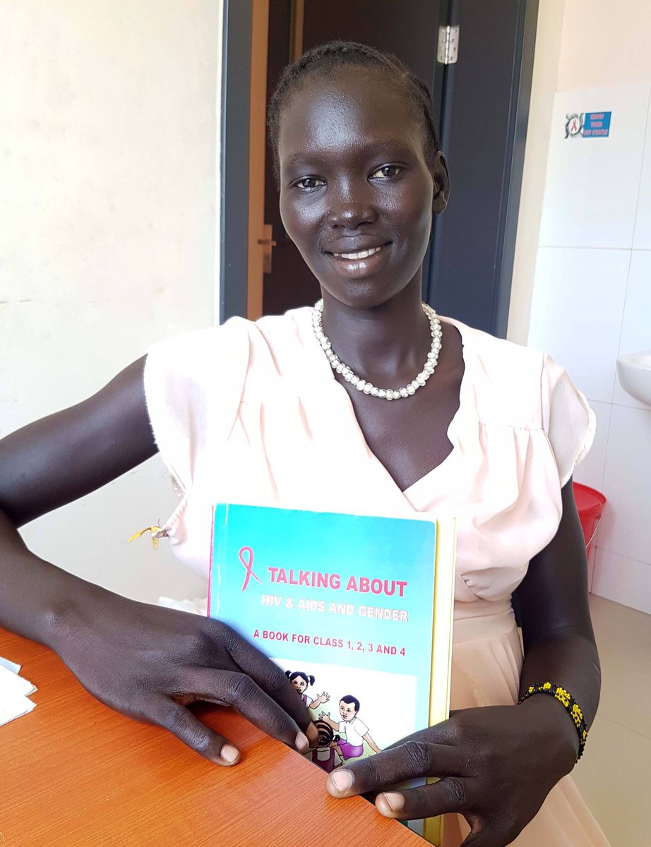 UNFPA's tweet photo. After becoming a mother at 18, Elizabeth went #backtoschool &amp; is now a teacher in #SouthSudan: https://t.co/cNbuj3YIKv @UNFPASouthSudan #WCW https://t.co/ERcuwRaf1e