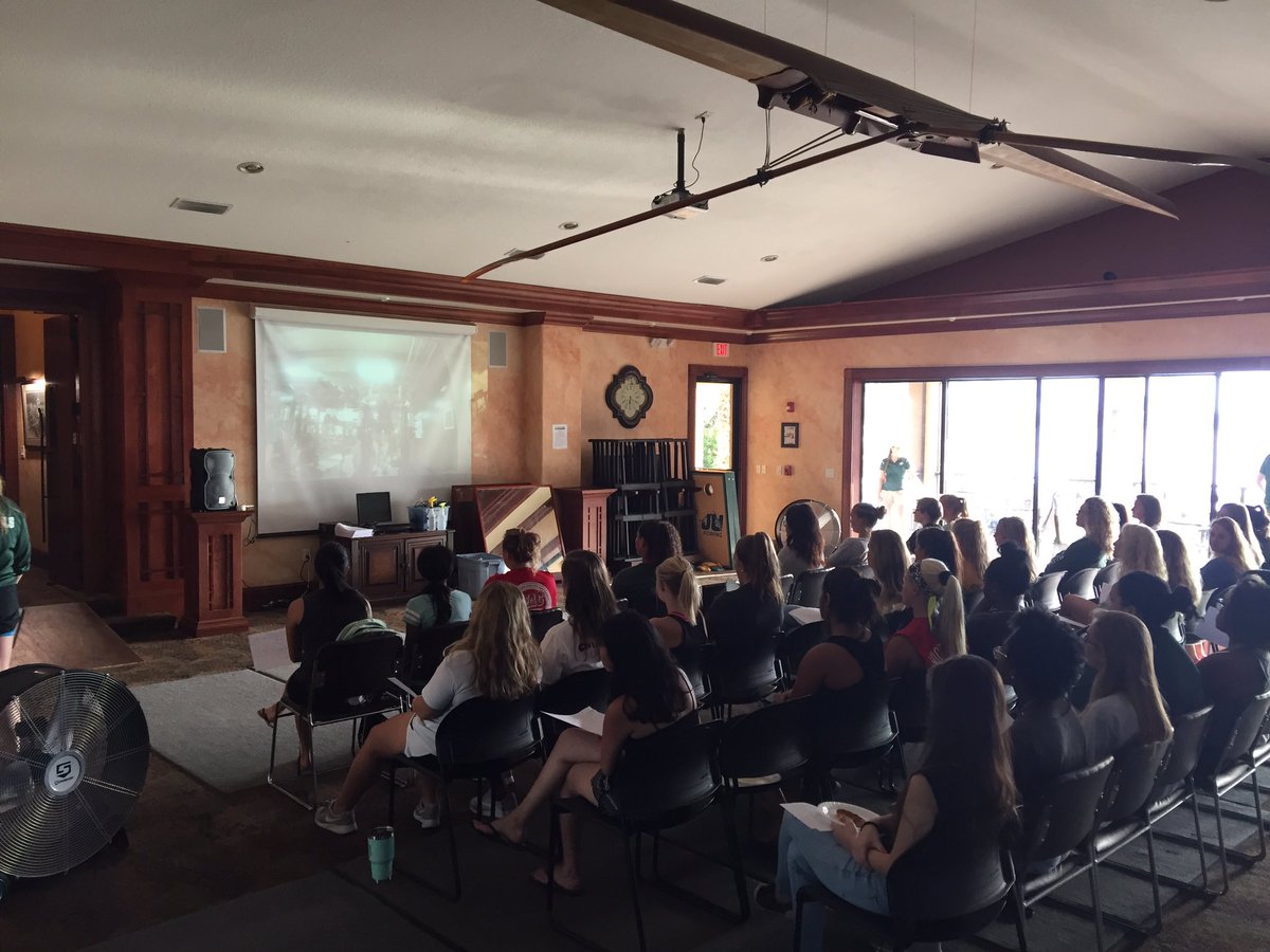 JAX_WROW's tweet photo. Standing room only at our walk on meeting!!! Over 50 athletes! Fired up for the future of JU Rowing! #futurejanimals https://t.co/Iw54Dvk4yg