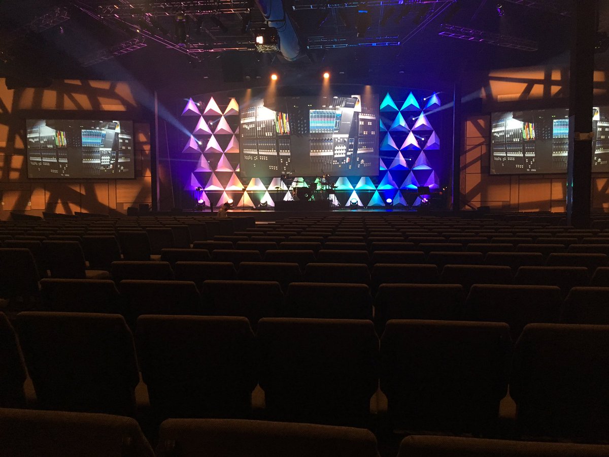Grace_L_tech's tweet photo. #willowcreek #lighting #tech https://t.co/PCPqiBVk9x
