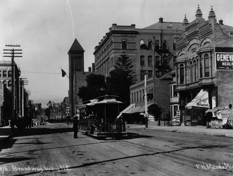 HistoricCore's tweet photo. #TBT to a northeast view of Broadway and 3rd Street, year 1900 in the #HistoricCore of #DTLA https://t.co/YBI60uRDs0