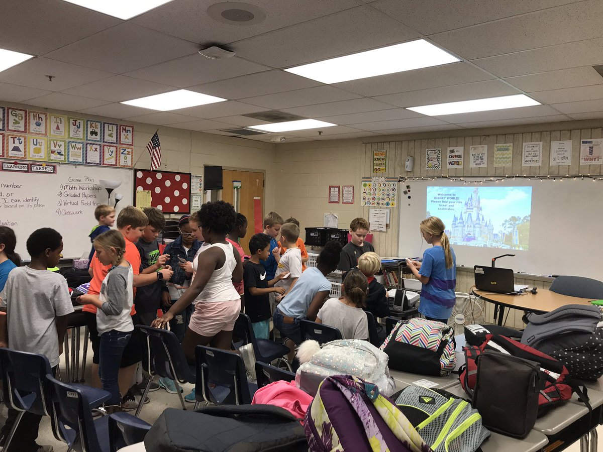 MrsHJacksonTIS's tweet image. More pictures from our Magical Math Adventure! #MathISFun #TalkingAboutMath #ProblemSolving #DisneyVirtualFieldTrip