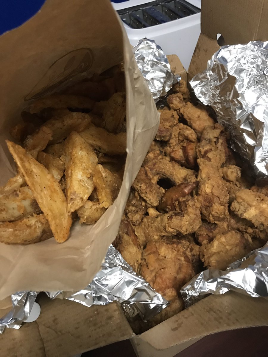 TeamREV_EPHAWKS's tweet photo. Thank you @anthonyetuggle for lunch today!! #TUGGLENATION #JDPOWERAWARD #SolizStrong @anthonyetuggle @johnny_soliz @EP6Hawks https://t.co/sDpEBx7Zno