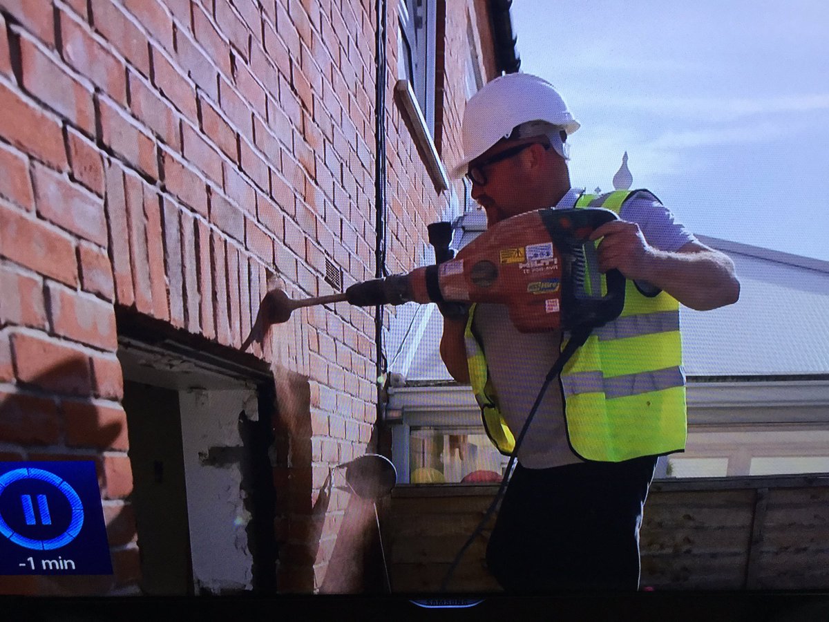 PhillHemsworth's tweet photo. Good to see specialist @HiltiGB kit hired from @HSSHire being used on ITV Love Your Home & Garden with @AlanTitchMarsh2 #toolforthejob https://t.co/iC91RI3DOz